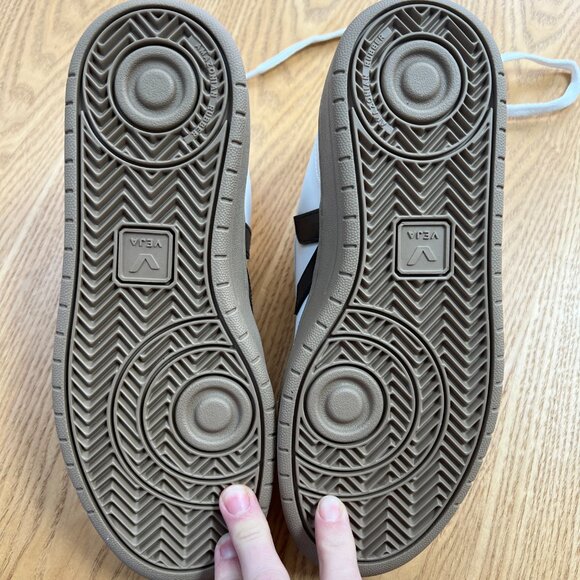 NIB Veja V-12 Size 39/W8 Extra White Black Dune - Picture 3 of 4